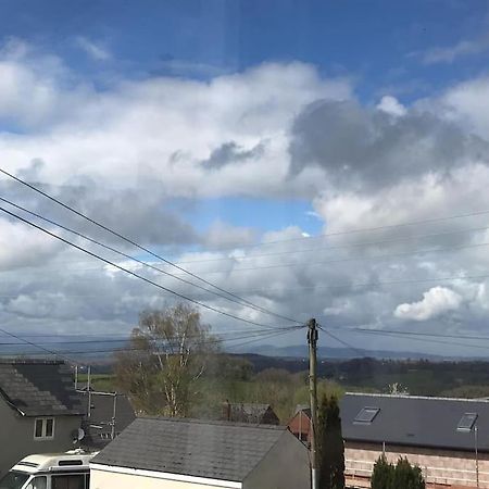 Cheerful Two Bedroom Cottage In The Forest Of Dean Lydbrook Eksteriør billede